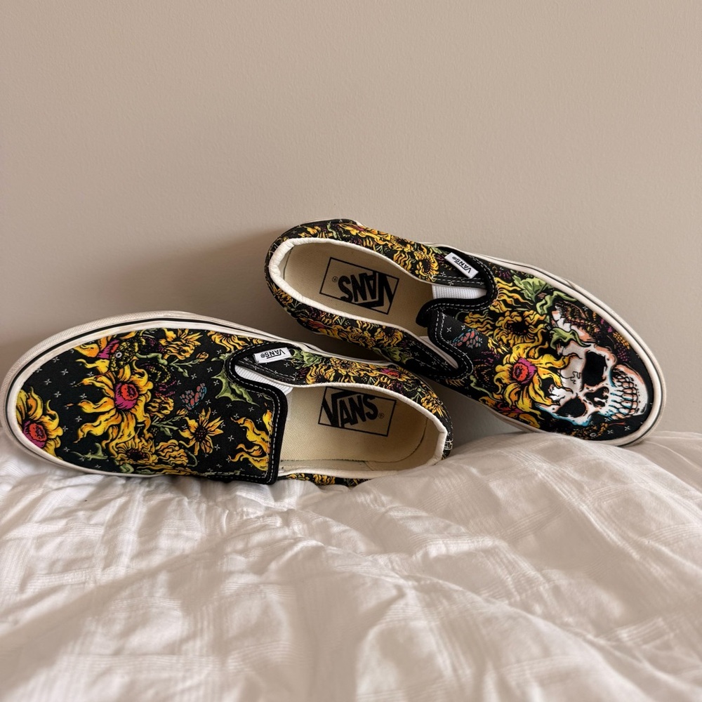 Vans Slip-On. Black with Colorful Floral and Skull Design. Used. Size 6M/7.5F - Picture 7 of 7